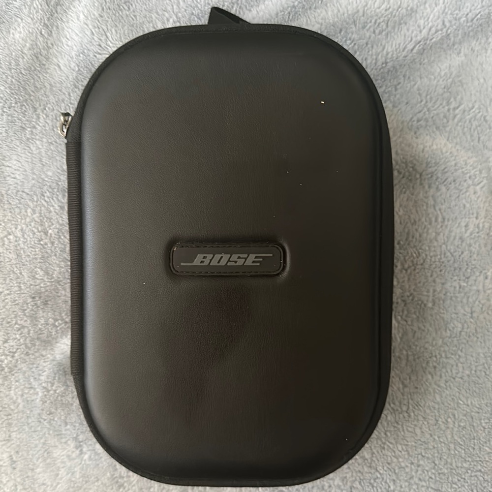 Bose Quietcomfort 35. Great condition- ear pads on headphones just replaced.